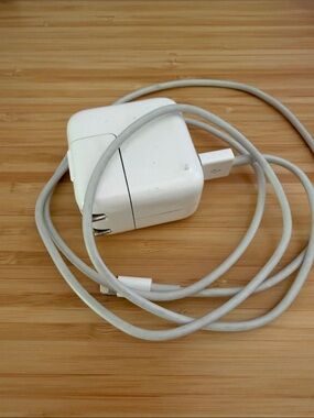 Apple White USB Power Adapter with Lightning Cable